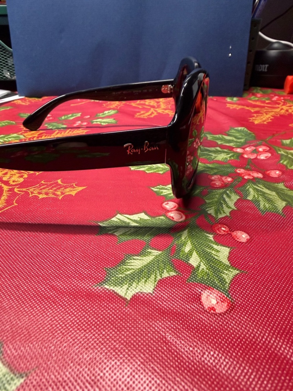 Ray-Ban Oversized Black Sunglasses - Picture 4 of 6